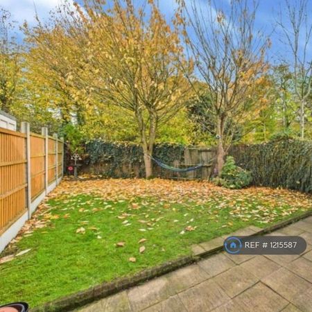 3 bedroom detached house to rent - Photo 4