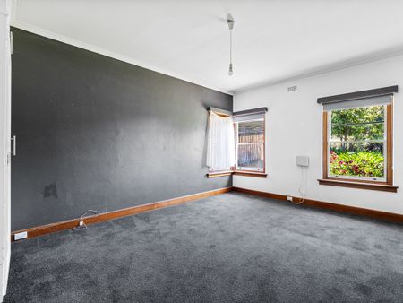 34 Earl Street Sandy Bay TAS 7005 Australia - Photo 4