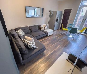 Esher Road, L6 - Photo 1