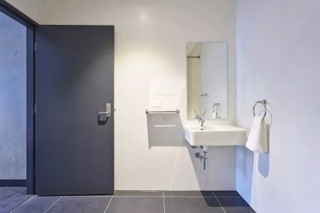 Lincoln Superior Ensuite - Photo 3