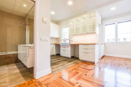 Piso de alquiler en Ríos Rosas - Nuevos Ministerios - Photo 2