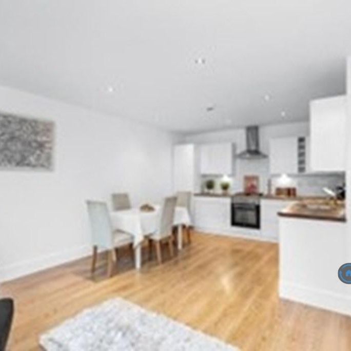 3 bedroom flat to rent - Photo 1