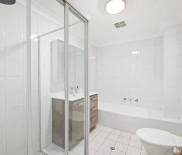 Bright ground floor garden apartment - Photo 3