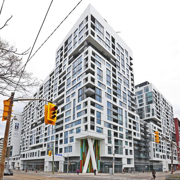 27 Bathurst St #1510W - Photo 1
