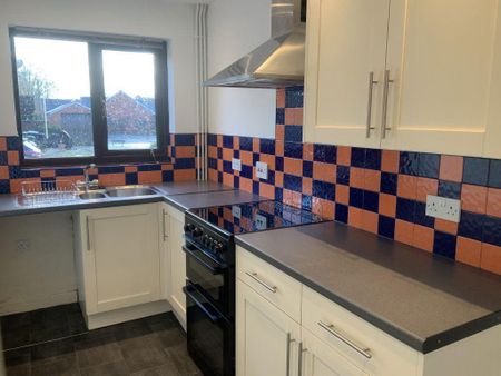 2 bedroom terraced house to rent - Photo 3