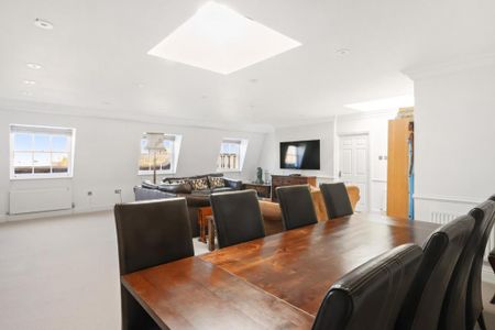 3 bedroom penthouse to rent - Photo 2