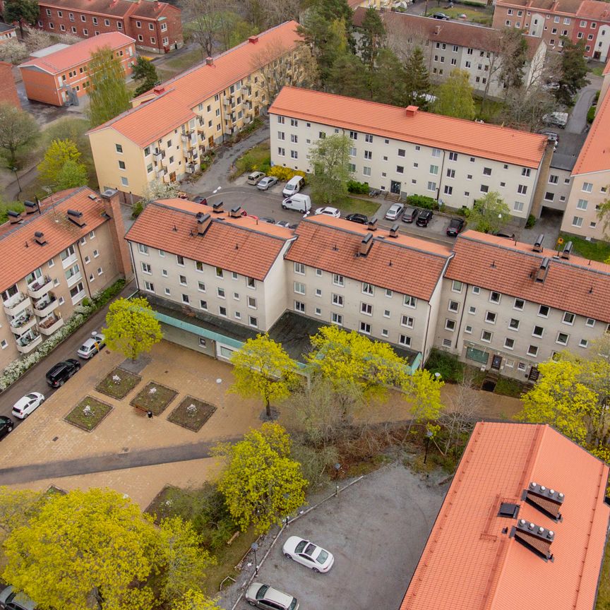 Sjösatorg, Bandhagen - Photo 1