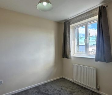 2 bedroom semi-detached house to rent - Photo 5