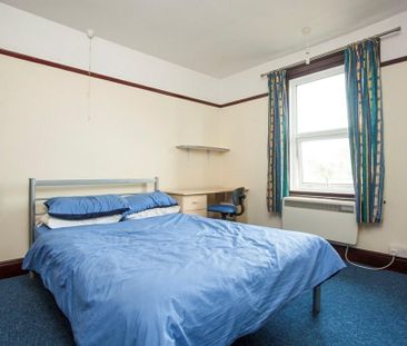 5 bedroom detached house to rent - Photo 4