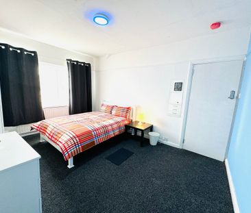 RM4 Crosby Road | Dagenham | London | RM10 9AS - Photo 1