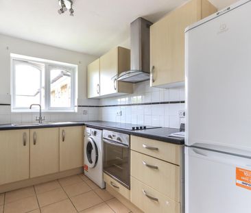 Kings Avenue, Watford, Hertfordshire, WD18 - Photo 1
