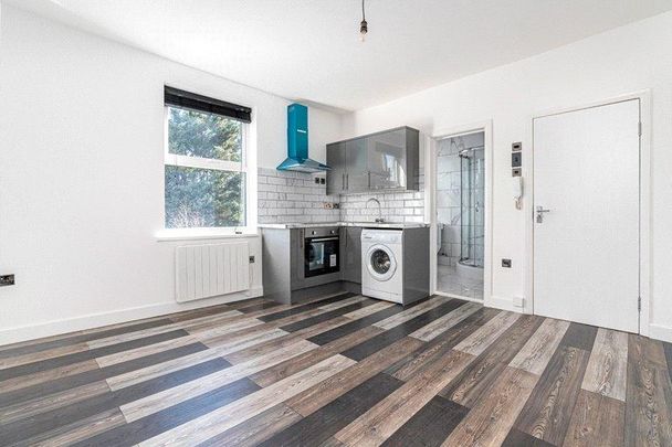 Studio to rent - Photo 1