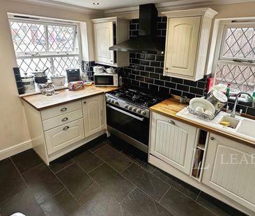 1 bedroom room to rent Large Ensuite Room - Wardown Crescent - Furn... - Photo 6