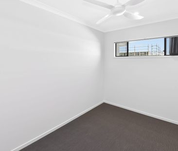 Modern 3-bedroom, 2-bathroom terrace home offering low-maintenance ... - Photo 5