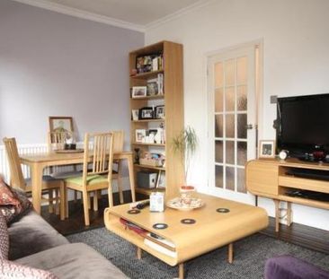 2 Bed Maisonette, Avenue Road, W3 - Photo 4