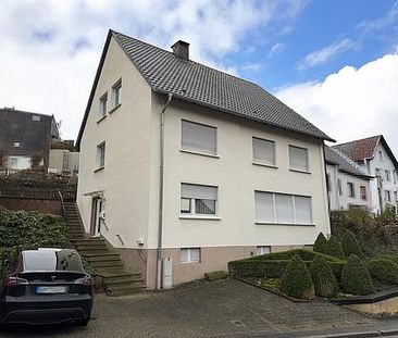 Einfamilienhaus mit Terrasse und Stellplatz - Foto 1