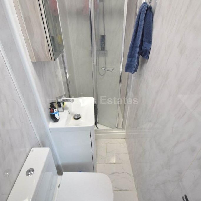 6 bedroom terraced house to rent - Photo 1