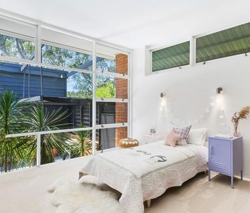 A Rare Mid-Century Treasure - Where Timeless Design Meets Tranquil ... - Photo 3