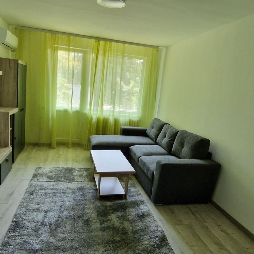 Apartament cu 2 camere, 7 Noiembrie - Fotografie 1