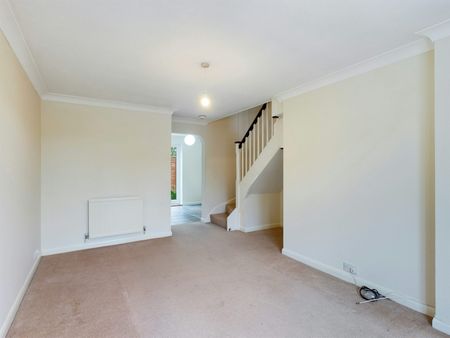 Terraced House to rent on - Photo 2