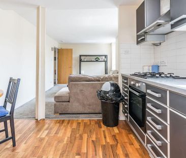 3 bedroom flat to rent - Photo 3