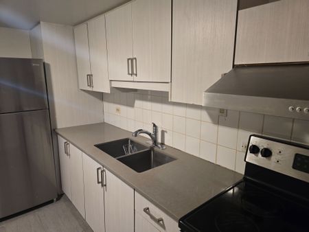 For Lease - 24 Falaise Road, Toronto, Ontario - Photo 5