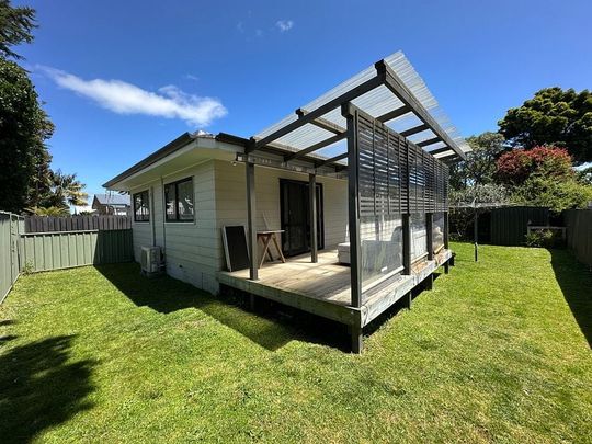 Sunny 3 Bedroom Home in Otahuhu - Photo 1