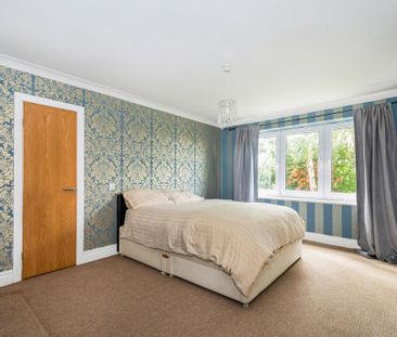 4 bedroom detached house to rent - Photo 2