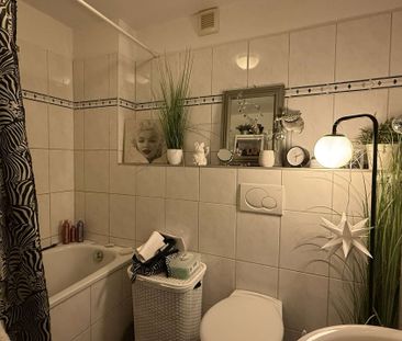 KREFELD - ZENTRAL GELEGEN - SCHÖNE ZWEI-ZIMMERWOHNUNG MIT EINBAUKÜC... - Photo 1