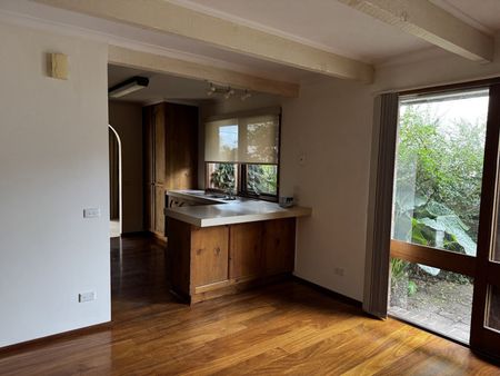 Large Family Home - Photo 4
