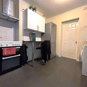 Kings Road, Gosport, PO12 - Photo 2