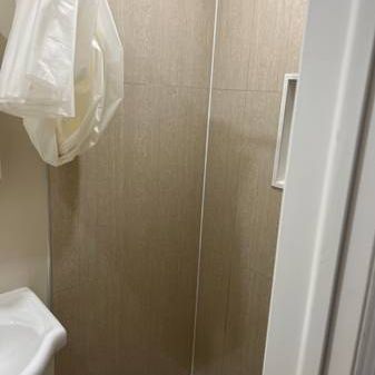 Private room with private bathroom March 1st(Downtown Toronto) - Photo 4