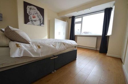 Hillingdon Avenue, Staines-upon-thames, TW19 - Photo 4