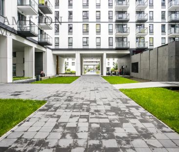 Przestronny apartament z dwiema sypialniami na Woli - Zdjęcie 2