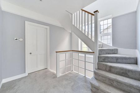 4 bedroom semi-detached house to rent - Photo 3