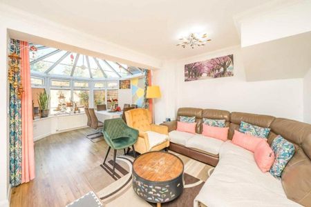 3 bedroom semi-detached house to rent - Photo 2