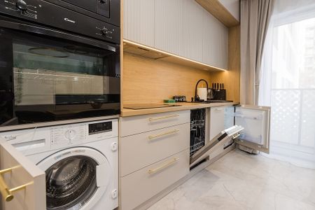 Warszawa, Włochy, Aleja Krakowska - Фото 3