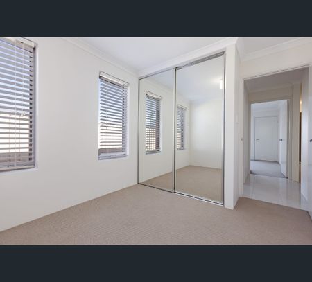 43 Sharperton Meander, Dudley Park, WA 6210 - Photo 4