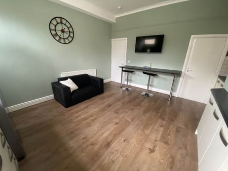 Victoria Road (room 4), Morley, Leeds - Photo 3