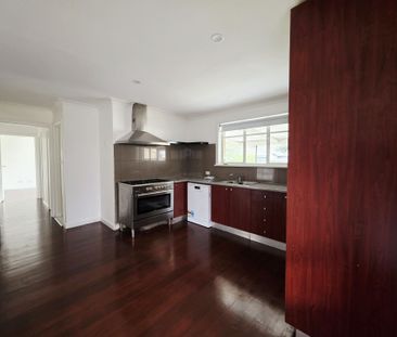 Charming Family Home - Photo 6