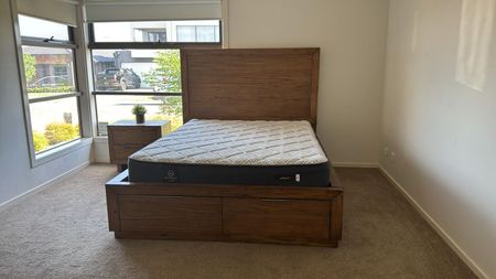 Semi Furnished House available for Rent! - Photo 3