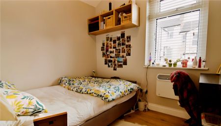 4 Bed 1 Bath - Photo 4
