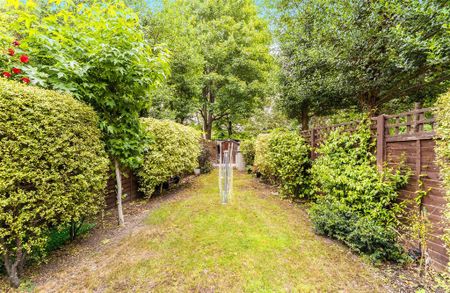 2 bedroom ground floor flat to rent - Photo 2