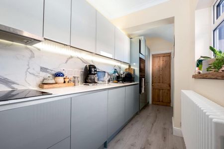 2 bedroom terraced house to rent - Photo 3