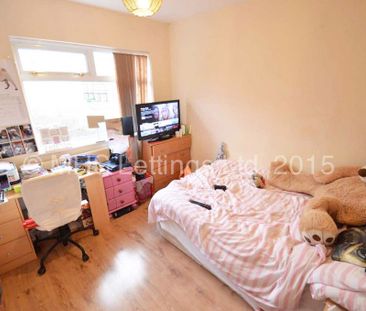 2 Bedroom Mid Terraced House for rent in Park View Avenue - Photo 1