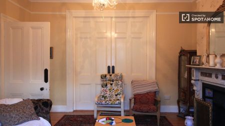 Relaxing room in shared apartment in Terenure, Dublin - Photo 2