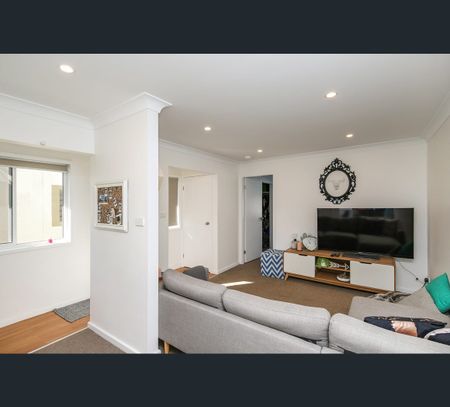 2/75 Charles Street, Cooks Hill, NSW 2300 - Photo 5