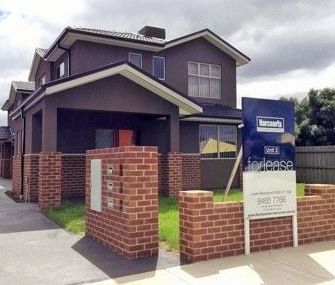 Bright & Airy Living Spaces - Photo 4