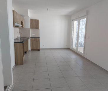 location Appartement T2 DE 45.2m² À MARSEILLE - Photo 2