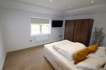 Chelmsford Road, Shenfield, Property for rent - Photo 4